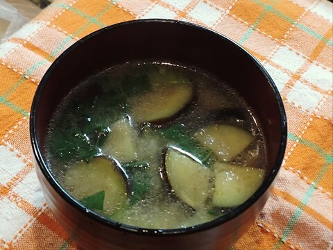 チンゲン菜と茄子のお味噌汁